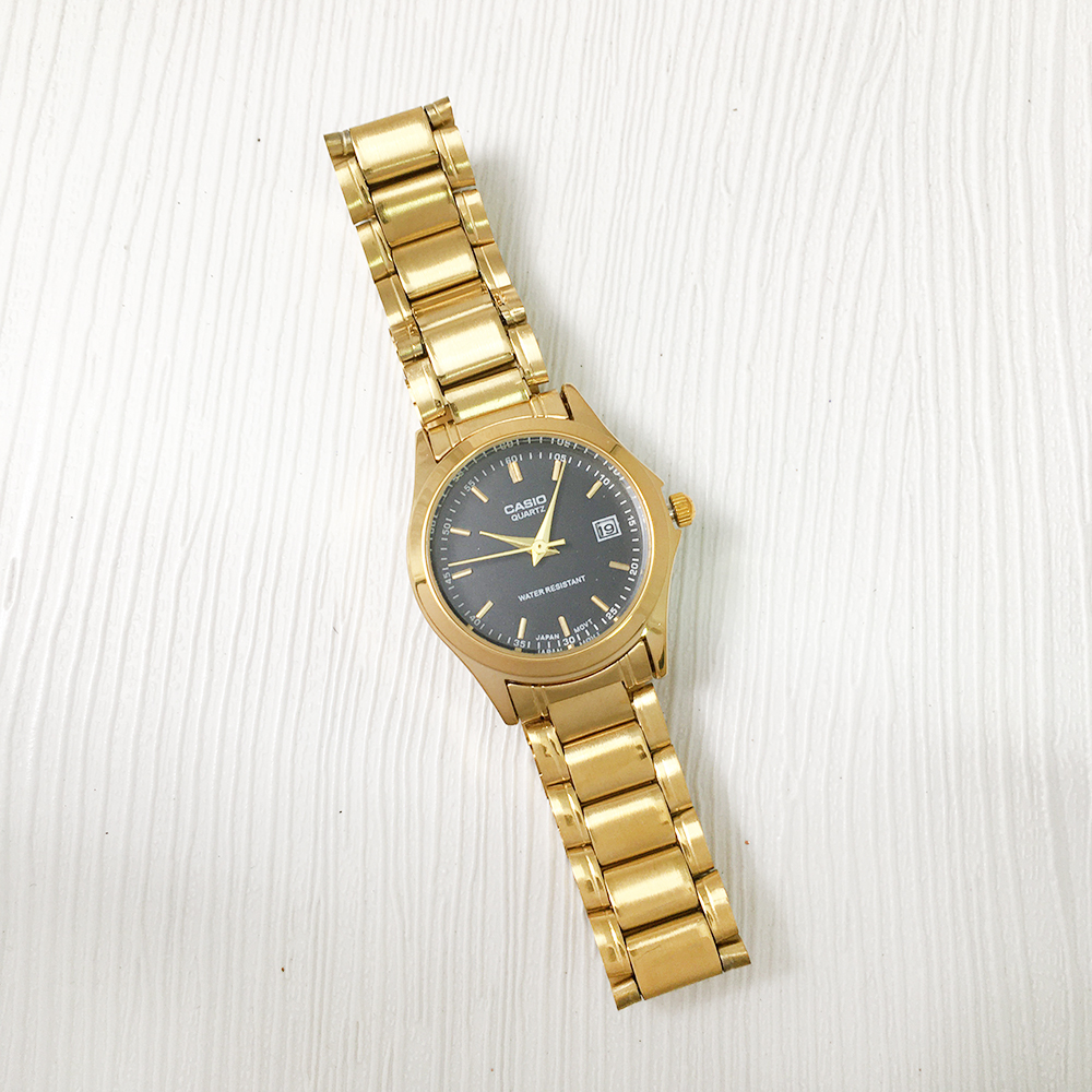 ساعت مچی فلزی تقویم دار طرح Casio + دستبند بی نهایت (طلایی-صفحه مشکی / زنانه)