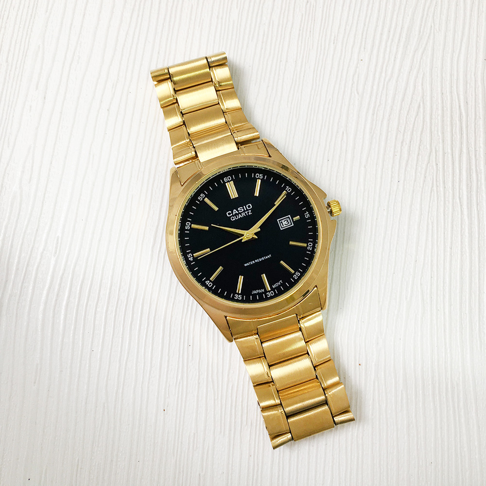 ساعت مچی فلزی تقویم دار طرح Casio + دستبند بی نهایت (طلایی-صفحه مشکی / مردانه)